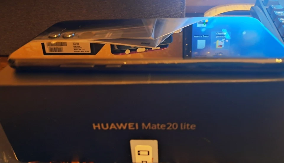 Smartphone Huawei Mate 20 Lite - Usato in ottime condizioni (seminuovo) - Immagine 2 di 4