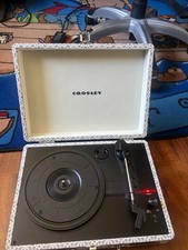 Crosley Cruiser CR8005A-GC Portable Suitcase Record Player Turntable 3Speed Gray
