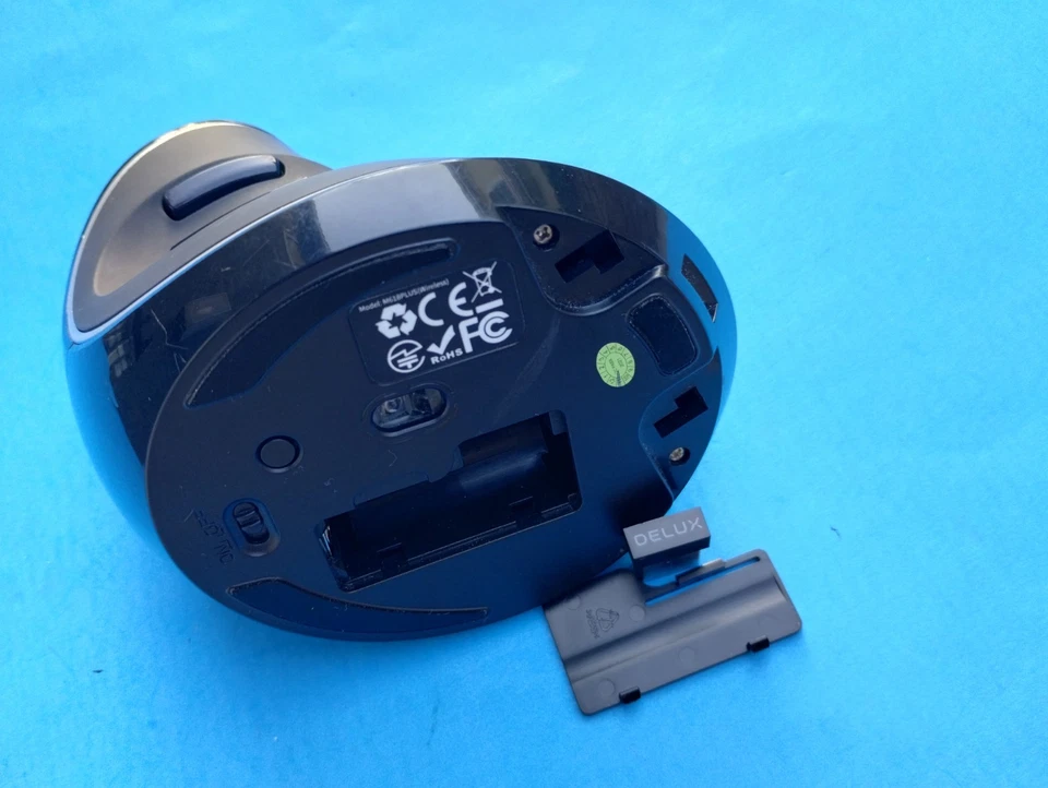 Delux M618 Plus Vertical Gaming Wireless Mouse with USB Dongle, Tested - Image 4 of 4