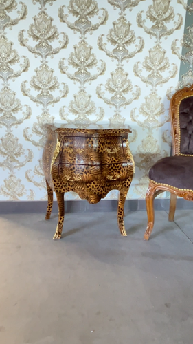 Commode de nuit rococo française fait main en imprimé léopard commode - Vidéo 1 sur 1
