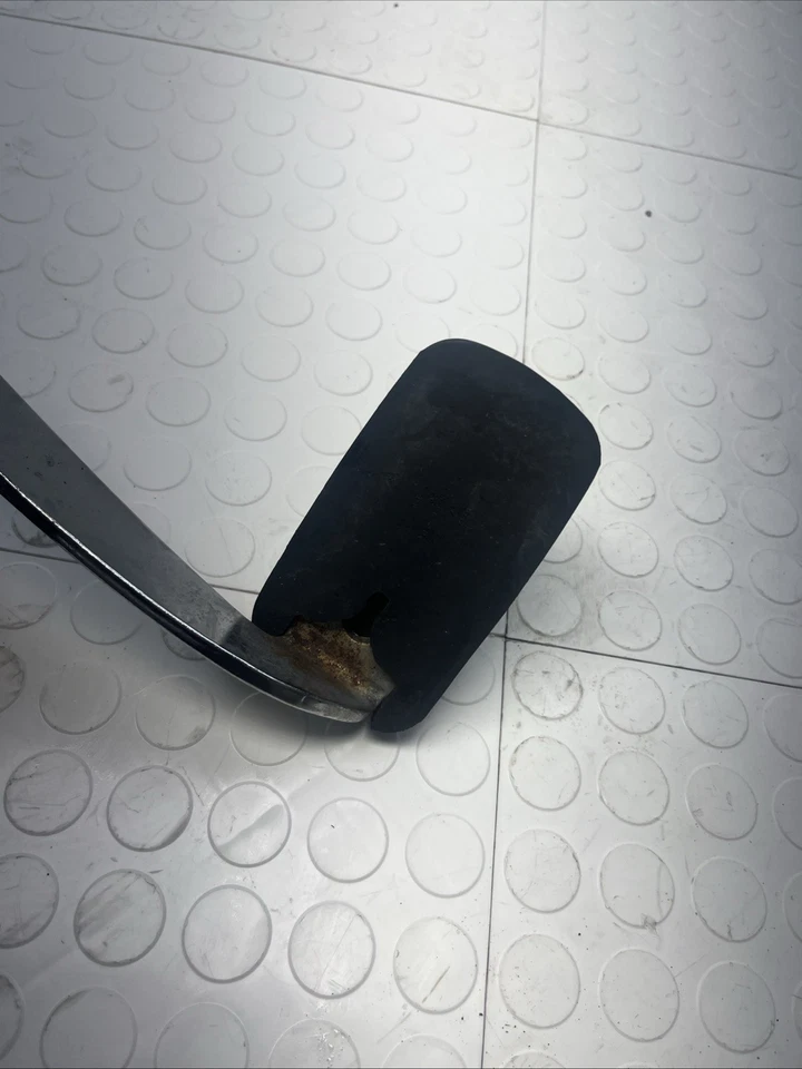 2009 Harley Davidson Road Glide Rear Brake Pedal Assembly OEM  - Image 3 of 4