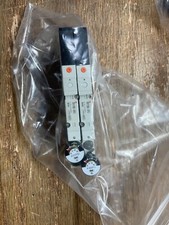 NEW LOT OF 2 SMC SV1100-5FU Pneumatic Solenoid 0.15-0.7Mpa SMC SV1100-5FU Valves