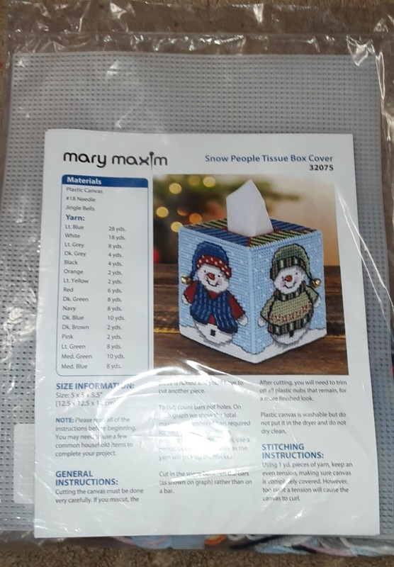 Mary Maxim Tissue Box Cover Kit Snow People Snowman 32075 PLASTIC CANVAS
