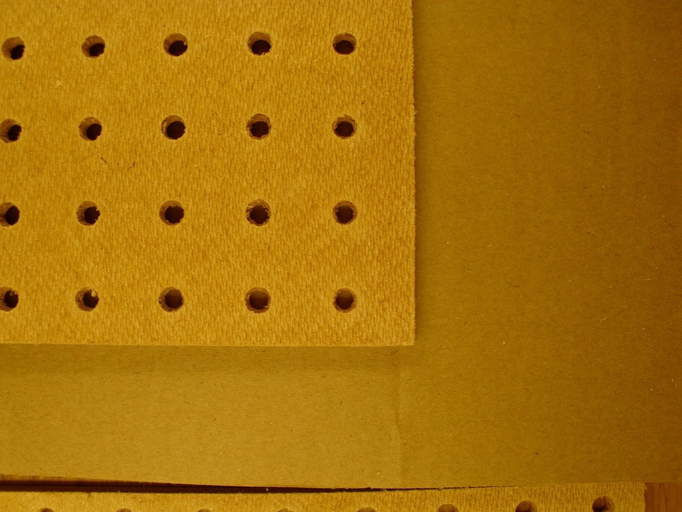 6mm-wooden-pegboard-600mm-x-300mm-7mm-hole-with-25mm-hole-centres-perf
