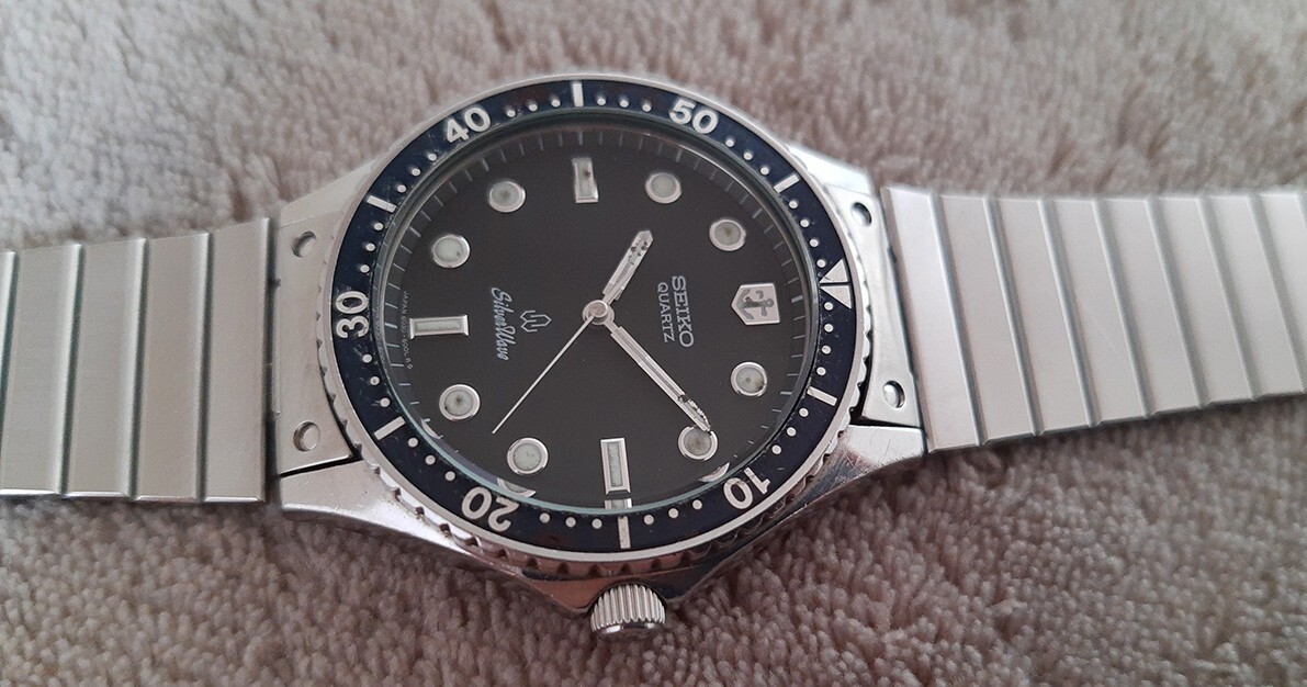 NICE VINTAGE SEIKO SILVER WAVE 6030-6000 QUARTZ DIVER JAPAN WATCH..RARE MODEL !!
