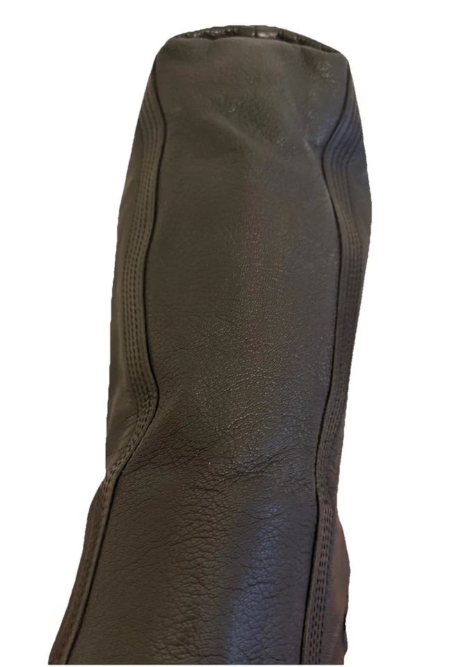 Vintage and Rare Lanvin Black Calfskin Leather Shopper Tote Gold Plated Turnlock - Image 4 of 4