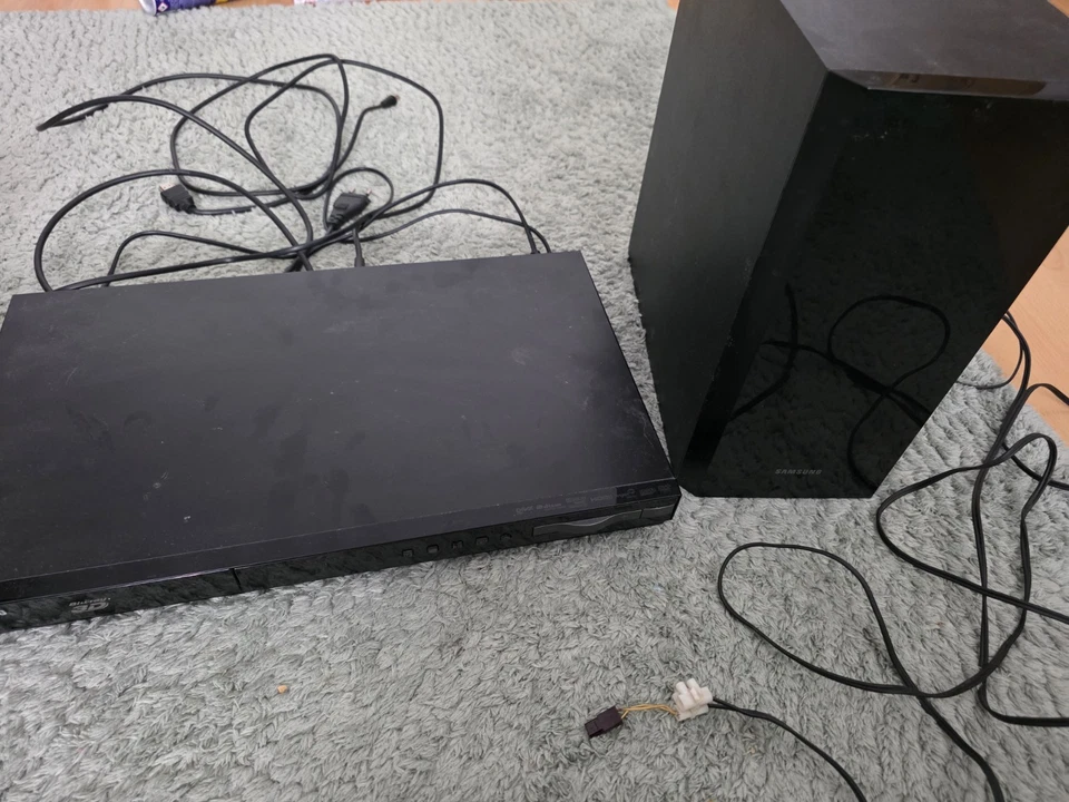 Samsung 5.1 Blu-ray Heimkino System Bluray DVD Samsung Blu-ray HT-F4500 - Bild 2 von 4