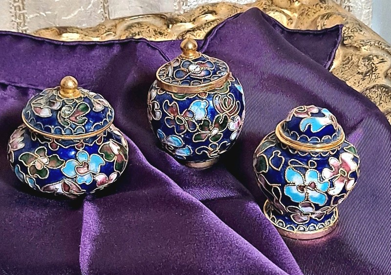 Set of 3 Brass Miniature Japanese Cloisonne Enamel Floral Urns, Pots, Jars 🌼 🌸