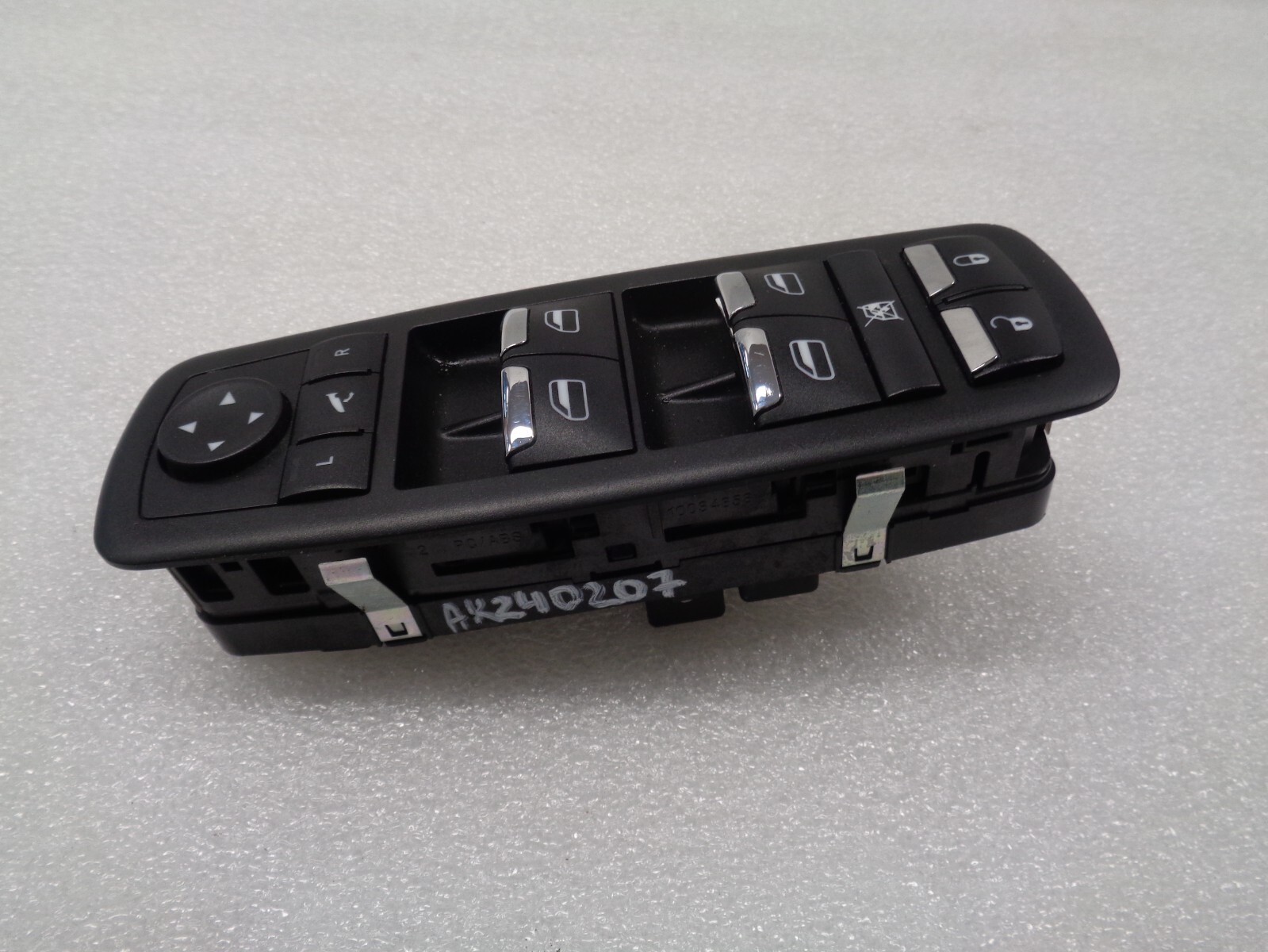 14-17 Maserati Ghibli Front Left Master Window Switch 670025406 OEM AK240207