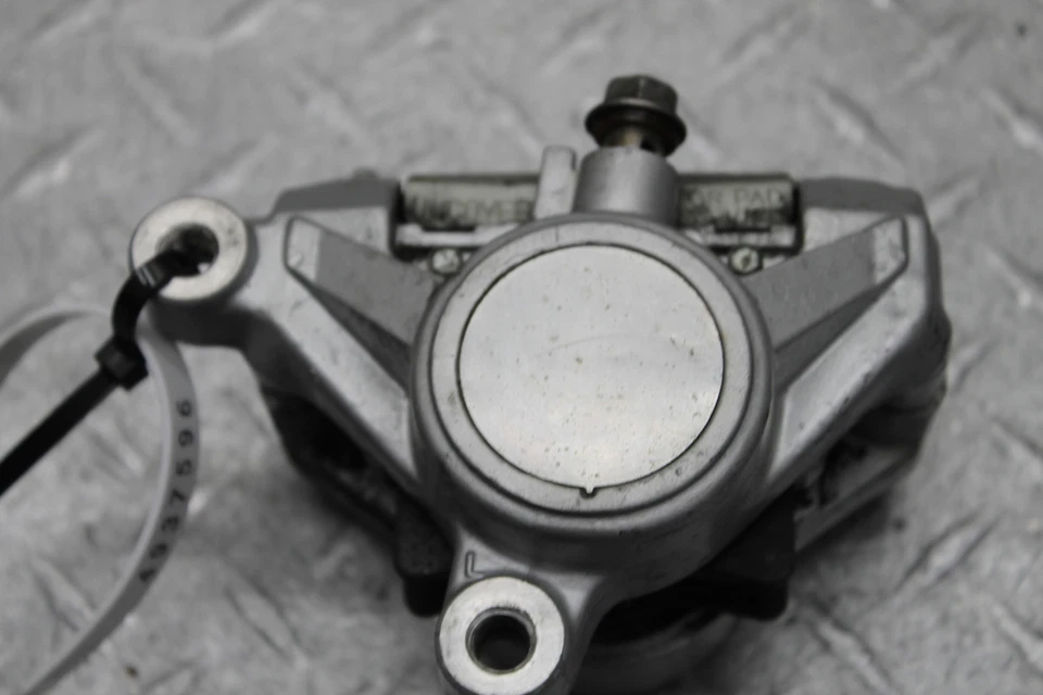 1986 年 YAMAHA VMAX 1200 VMX1200 左前制动计算器 1FK-25810-12-00 — 第 3/4 张图片