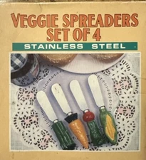 Set Of 4 Vintage Vegetable Themed Cheese Or Butter Spreaders