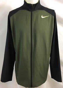 tuta nike nera e verde
