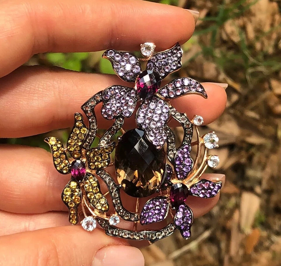 Collar LeVian Colgante Flor Granate Cuarzo Zafiros 18.8ct Oro Rosa 14K ENORME Foto 2 de 4