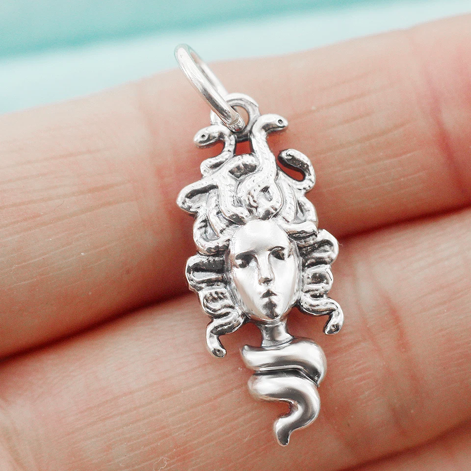 Dije colgante de plata de ley 925 Medusa mitología griega gorgonas para collar Foto 3 de 4