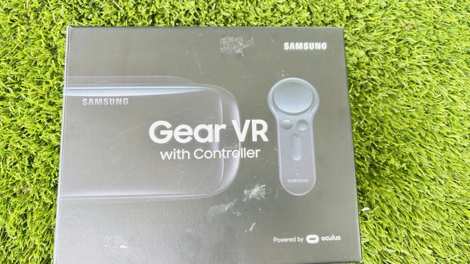 Samsung Galaxy Gear VR with Controller by Oculus SM-R324 S8 S8+ S7 Note5 S6 - Image 3 of 4