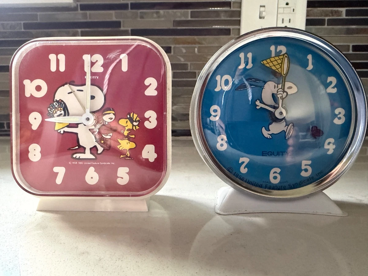 NOUVEAU réveil Rhythm PEANUTS Snoopy Funny action digital clock