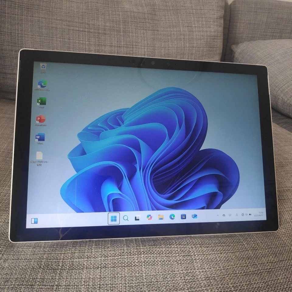 Microsoft Surface Pro 7 Core i5-1035G4 1.10GHz 256GB SSD 8GB Windows 11 Pro - Image 3 of 4