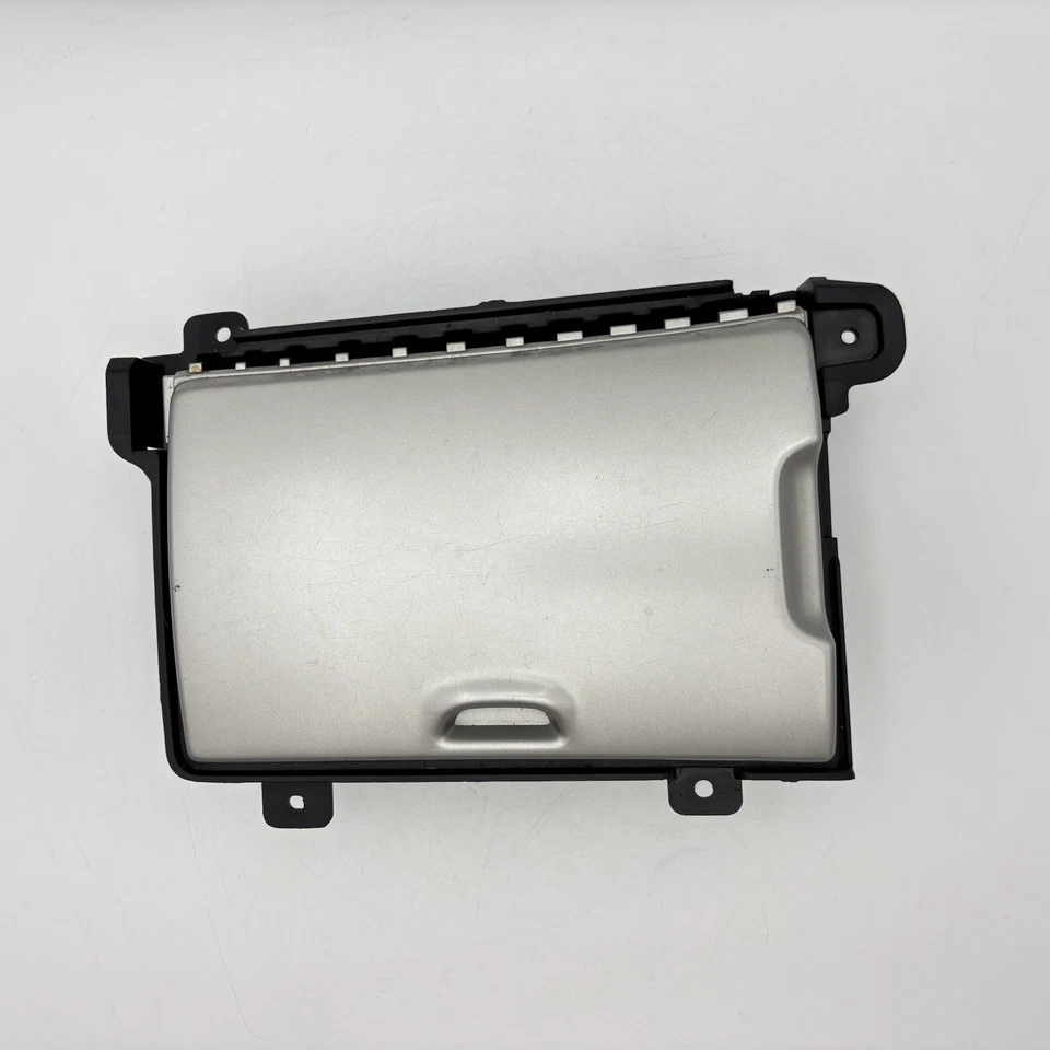 02-06 Toyota Highlander Center Console Cup Holder Storage Silver OEM 5562548010 - Image 4 of 4