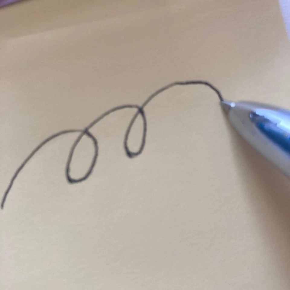 Bolígrafo Recife Bolígrafo Negro y Repuesto Foto 4 de 4