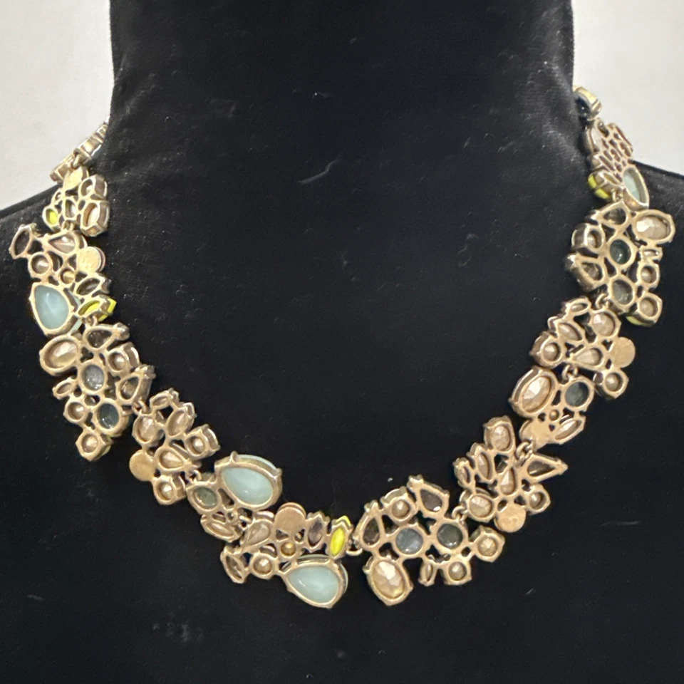 J. Collar Crew Tono Dorado Cabachones/Estrás Azul Verde y Amarillo Neón Foto 2 de 4