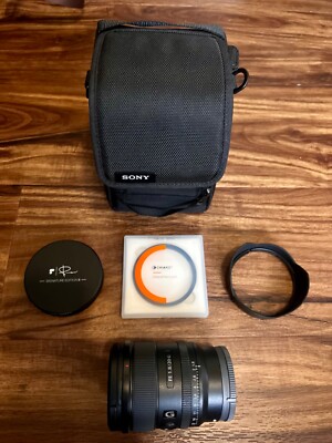 Brand new and never used Sony FE 20mm f/1.8 G Lens & UV Filter