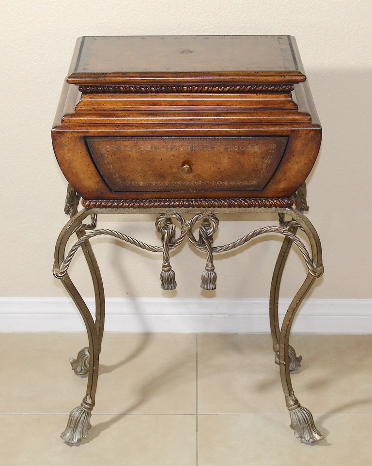 Maitland Smith Vintage Gilt Steel Rope Vanity Table - Elegant French Style - Image 4 of 4