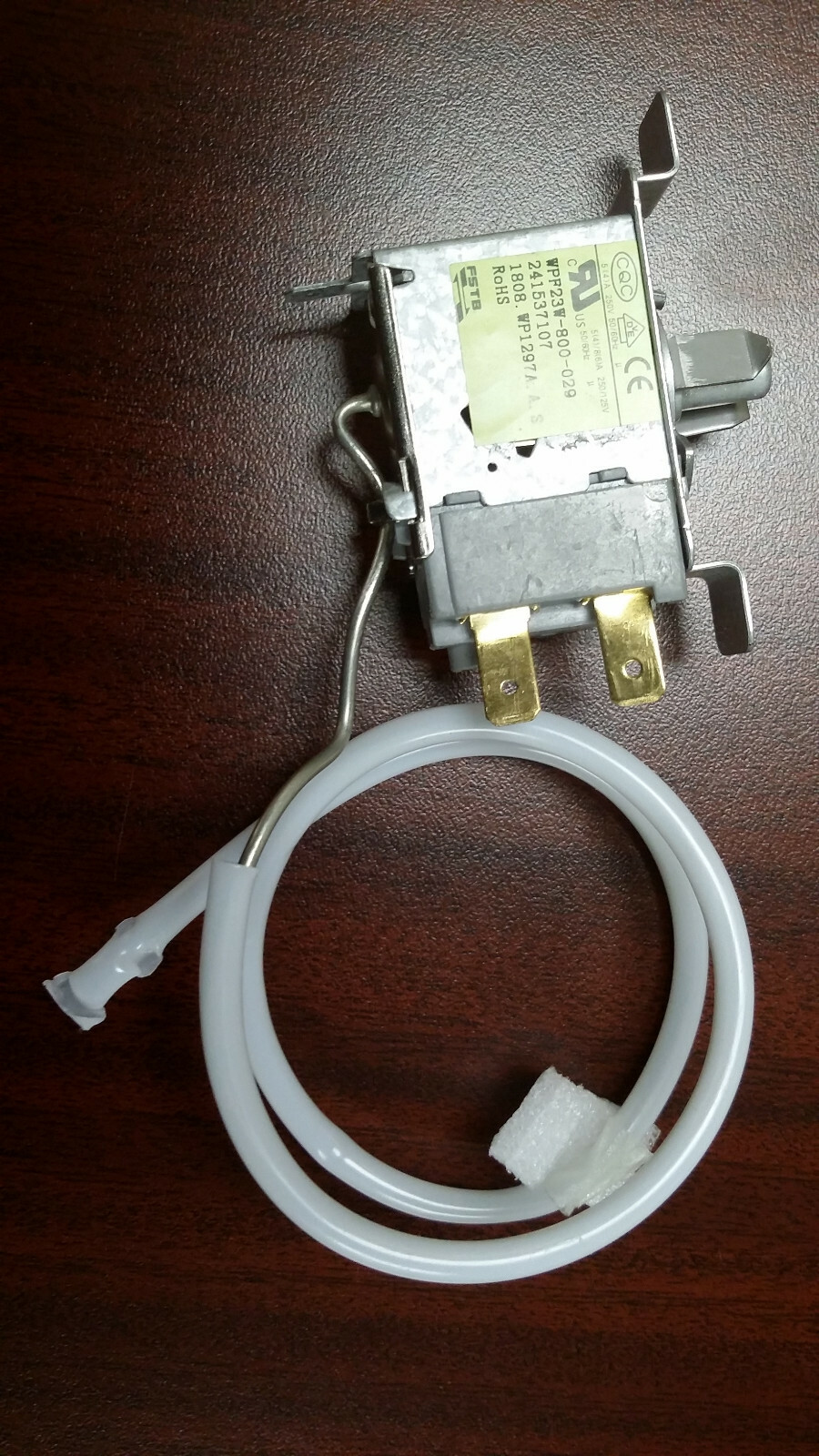New! Frigidaire Refrigerator Temperature Control Thermostat  241537107