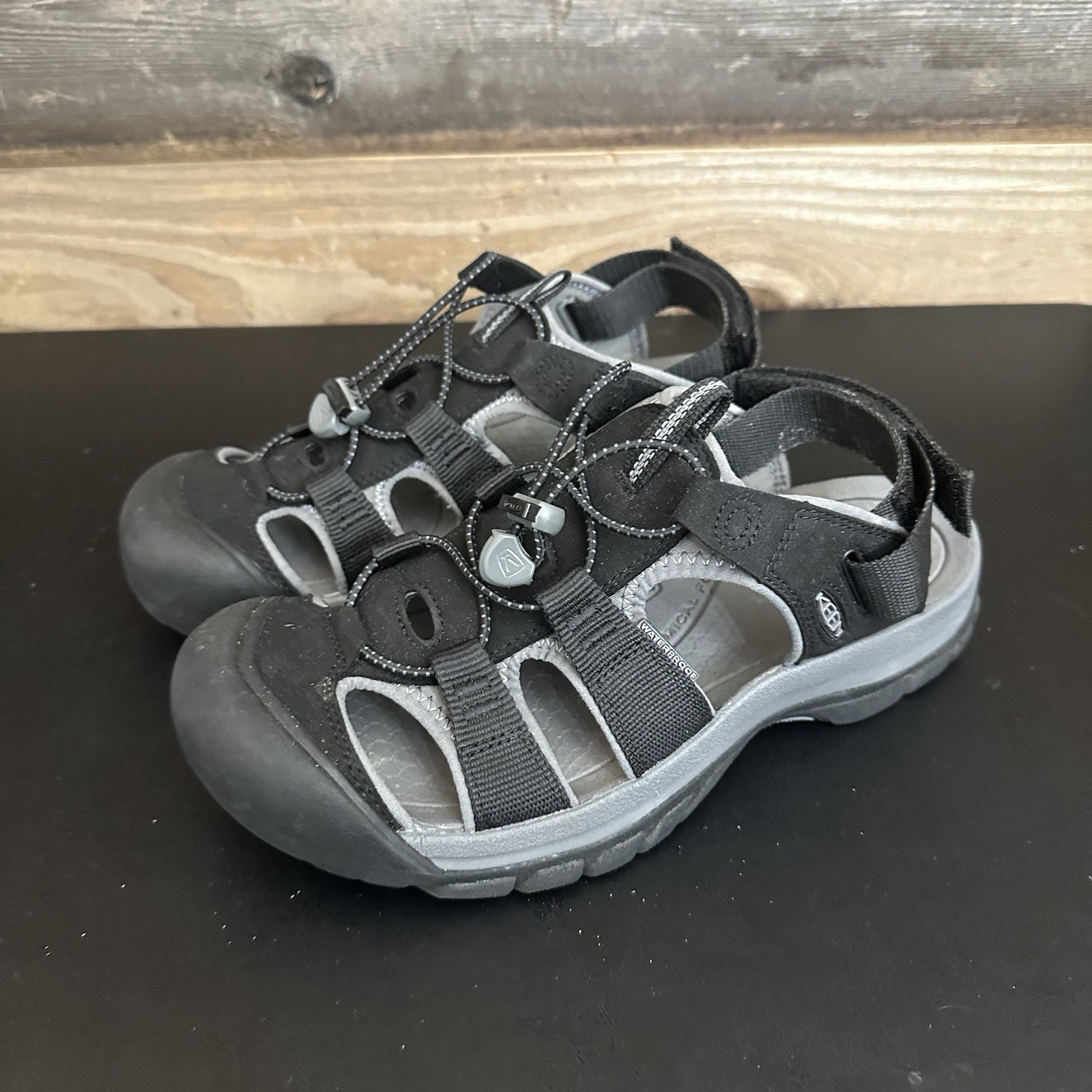 Keen RAPIDS H2 sandalo uomo nero grigio taglia US 9 scarpe acqua cinturino regolabile