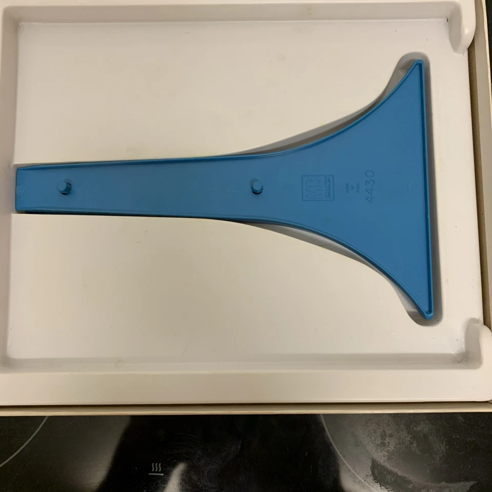 Connect 4 Original 1975 In Complete And Very Good Condition. - Image 3 of 4