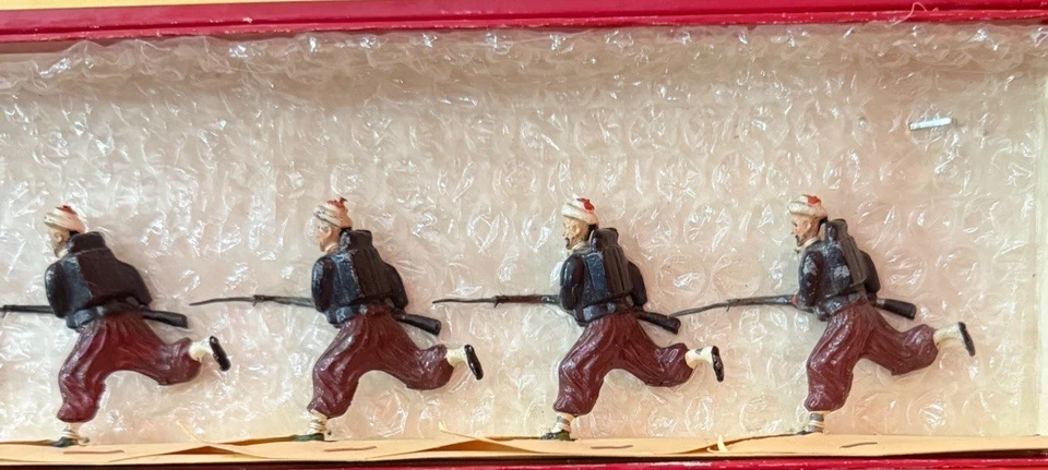 Britains 142, French Zouaves charging, vintage lead hollow cast, DJ - Image 3 of 4