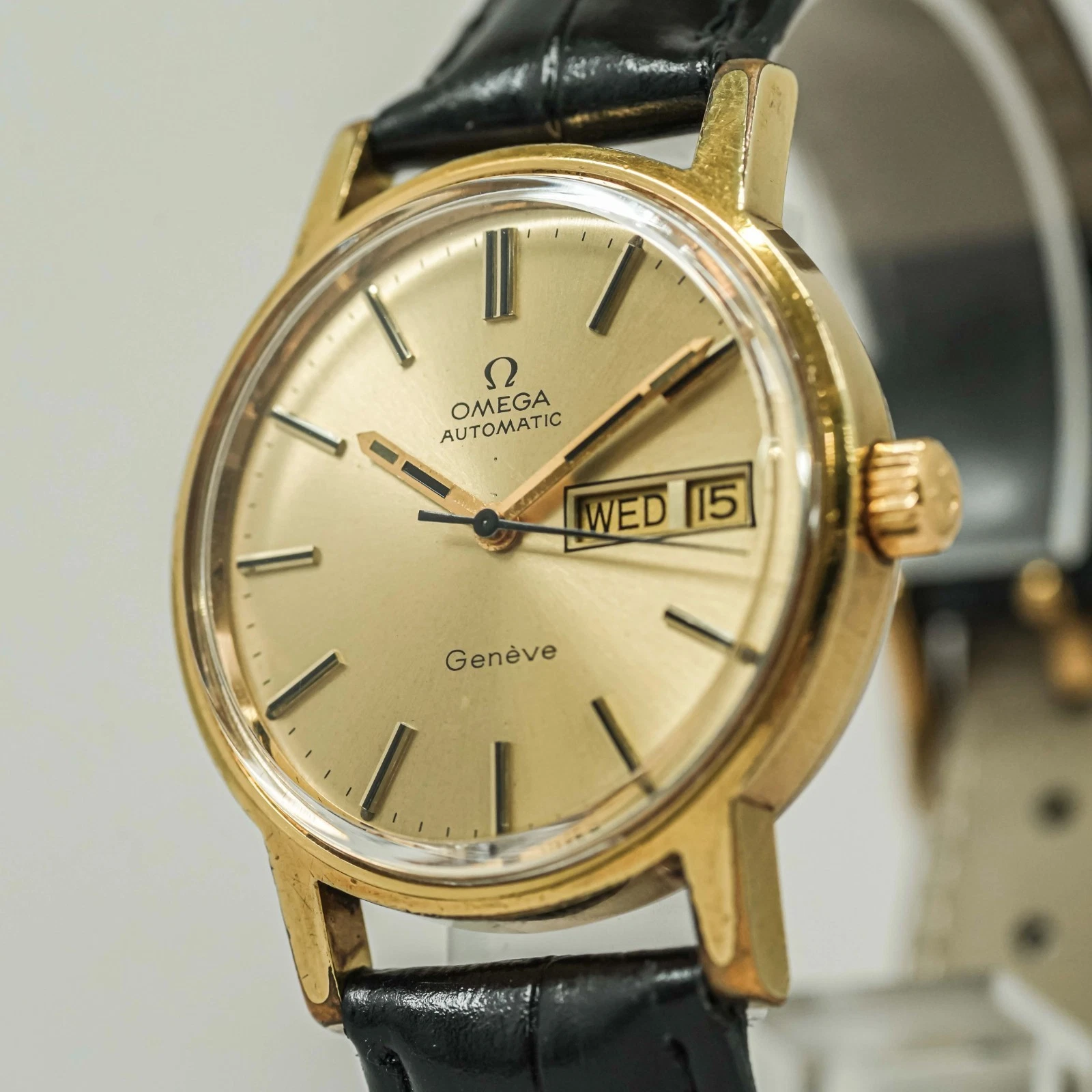 Vintage Omega Genève 1974 Cal. 1022 – Automatik Herrenuhr Gold 34mm – serviced