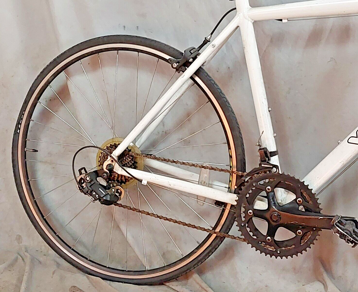 2010 Vilano Racing Road Bike 54cm Small Shimano Brifters 2010 Vilano Racing Road Bike 54cm Small Shimano Brifters