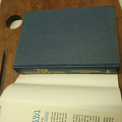 The Paratwa Christopher Hinz Hard Back First Edition Pre Owned - Picture 4 of 4