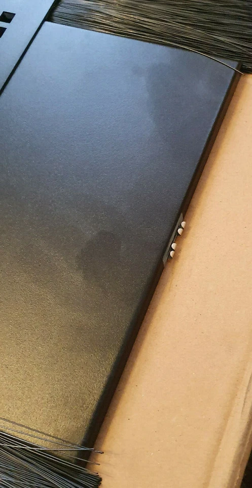 T408 APC NetShelter SX 750mm wide x 1200mm deep networking roof AR7716 - Image 2 of 4