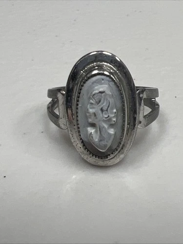Vtg Sterling Silver Signed SARAH COVENTRY Finely Carved MOP Cameo Ring SZ 5