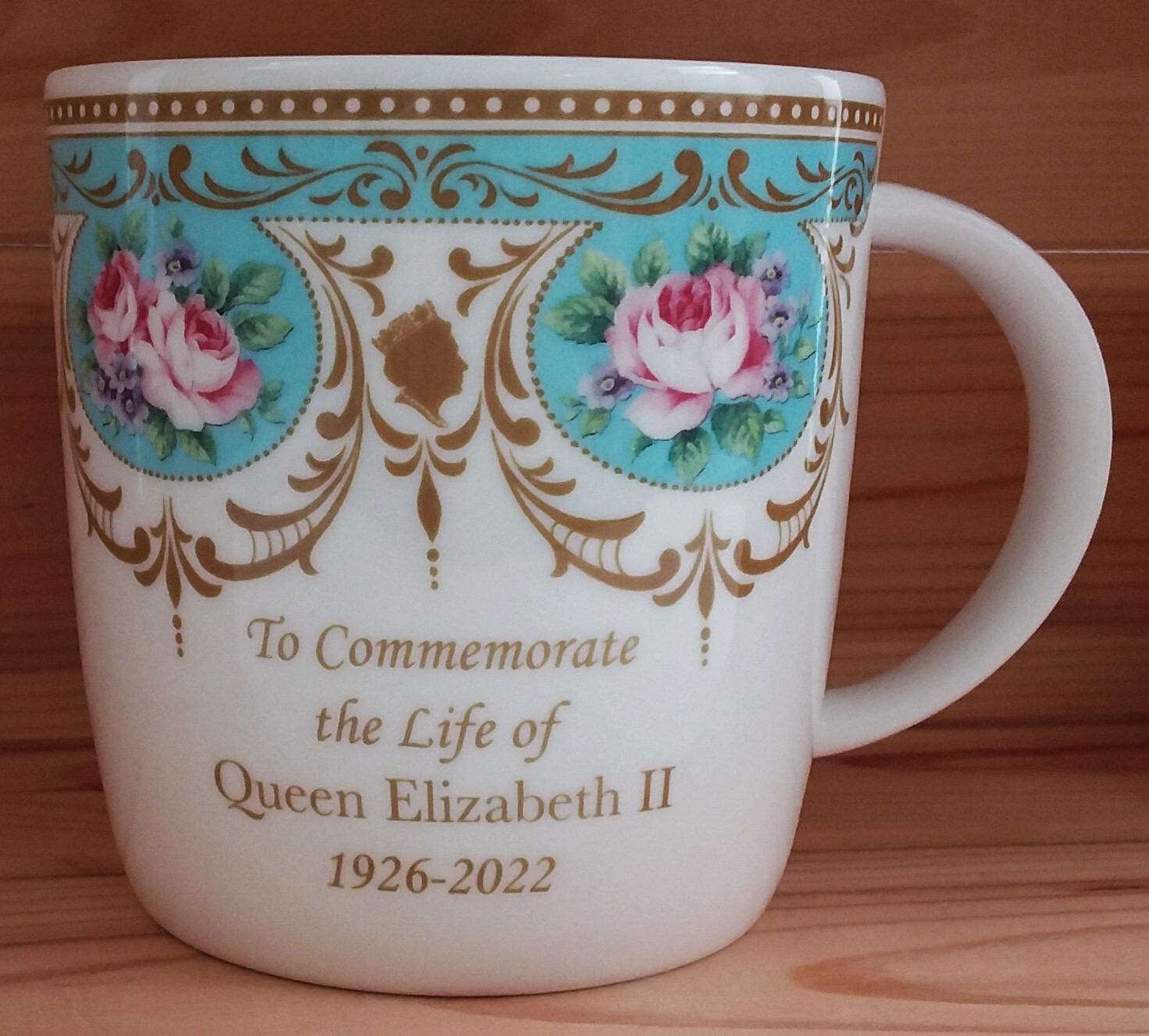 Queen Elizabeth II Memorial / Commemorative Mug, Fine Bone China, New