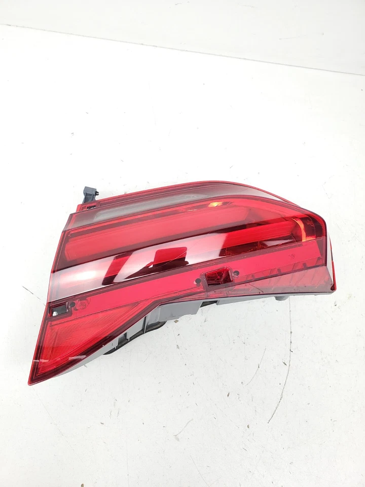 BMW ALPINA B7 750 G12 2016-2019 LUZ TRASERA INTERIOR DERECHA OEM Foto 4 de 4