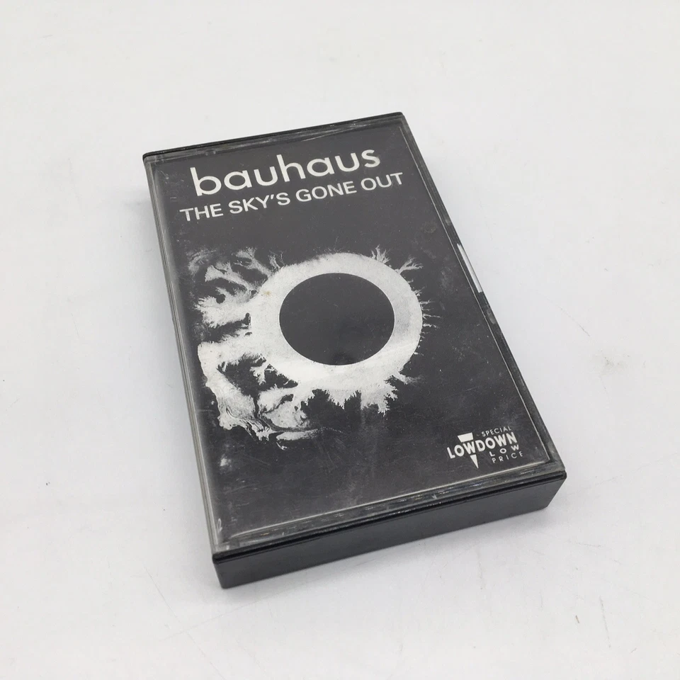 BAUHAUS The Sky’s Gone Out BEGGARS BANQUET Cassette UK England READ Peter Murphy Foto 2 de 4