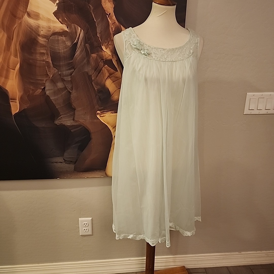 Picture 4 of 12