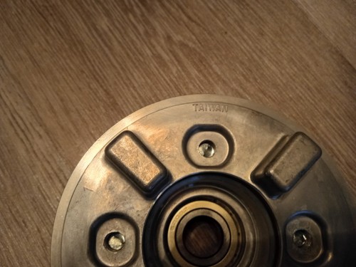 Supporto porta pignoni Honda C50 C70 C90 Cub trazione posteriore schiacciamento ruota - Foto 5 di 5