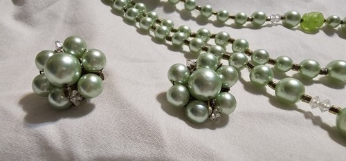 Vtg Japan necklace clip earring set three strand green pearl white green beads - Picture 3 of 5
