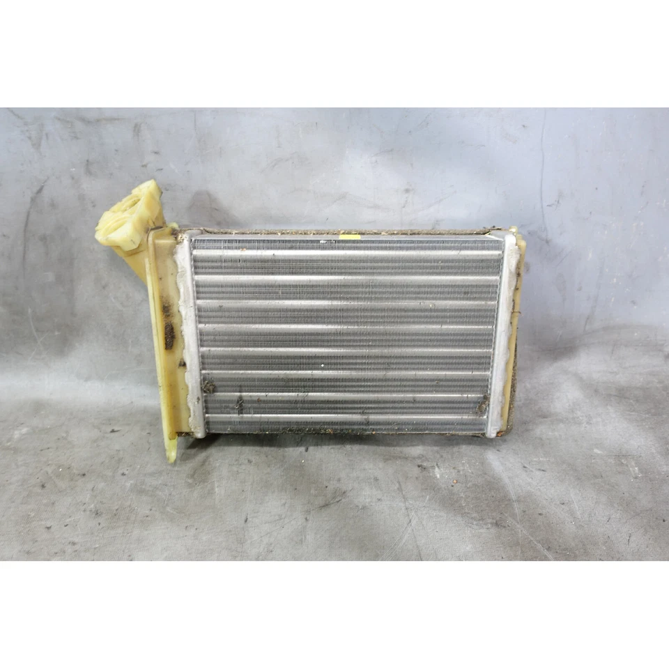 BMW E30 1984-1993 Serie 3 Fábrica HVAC Calentador Núcleo Radiador Behr Fabricante de Equipo Original Foto 2 de 4