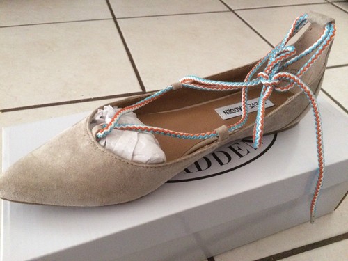 Steve Madden Nude Sued Lace Up Flat 