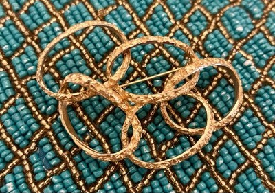 Vintage Large Modern Abstract Gold Tone Circle Link Bypass 3  Pin Brooch