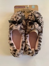 NEW Muk Luks Slippers Women's Size 7-8 Pink Cheetah Print Cozy Comfort Bows