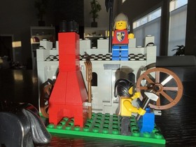 LEGO Vintage Castle: Blacksmith Shop (#6040) Complete/ Instructions No Box