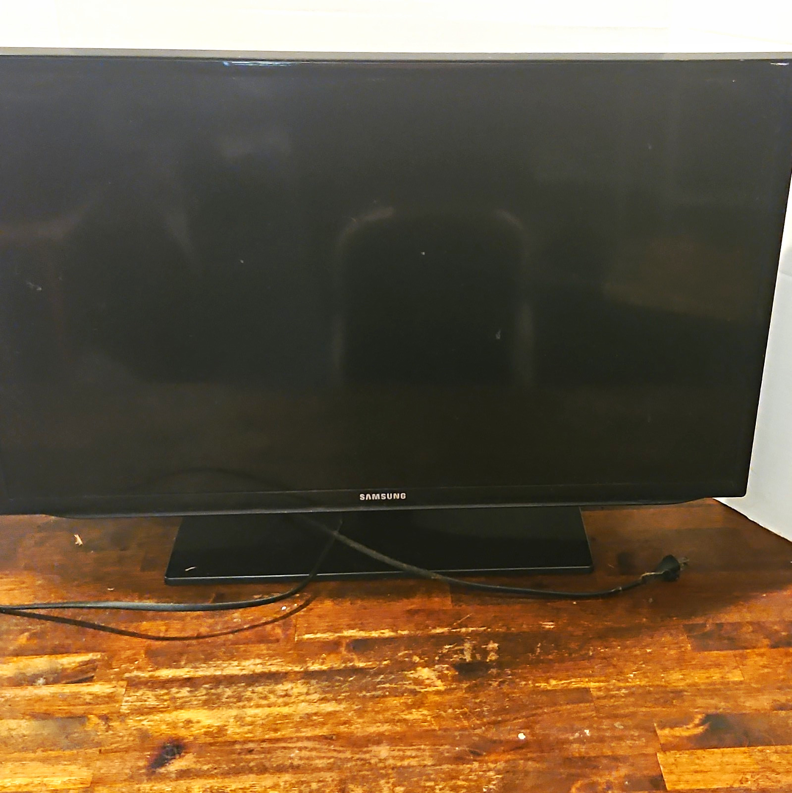 Samsung UN32EH6000F 32in LED 1080p Flat Screen HDTV Wall Mountable Black