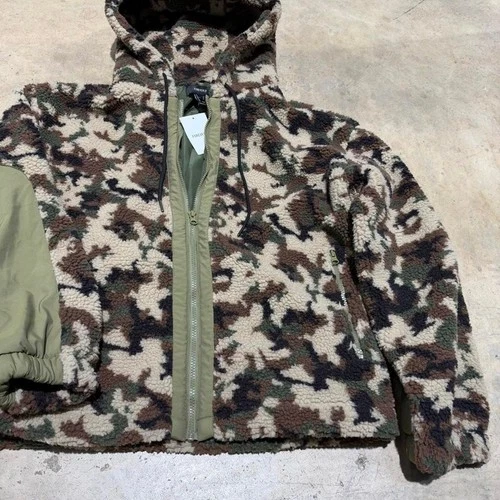 Forever 21 Men's Camo Sherpa Fleece Jacket Size S image 5