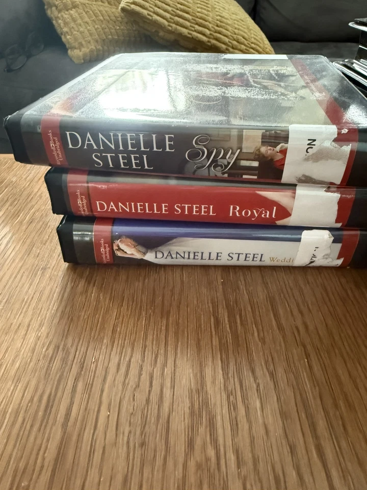 Danielle Steel bulk collection of 15 Audiobooks from 2019-2022 Great condition - Image 2 of 4