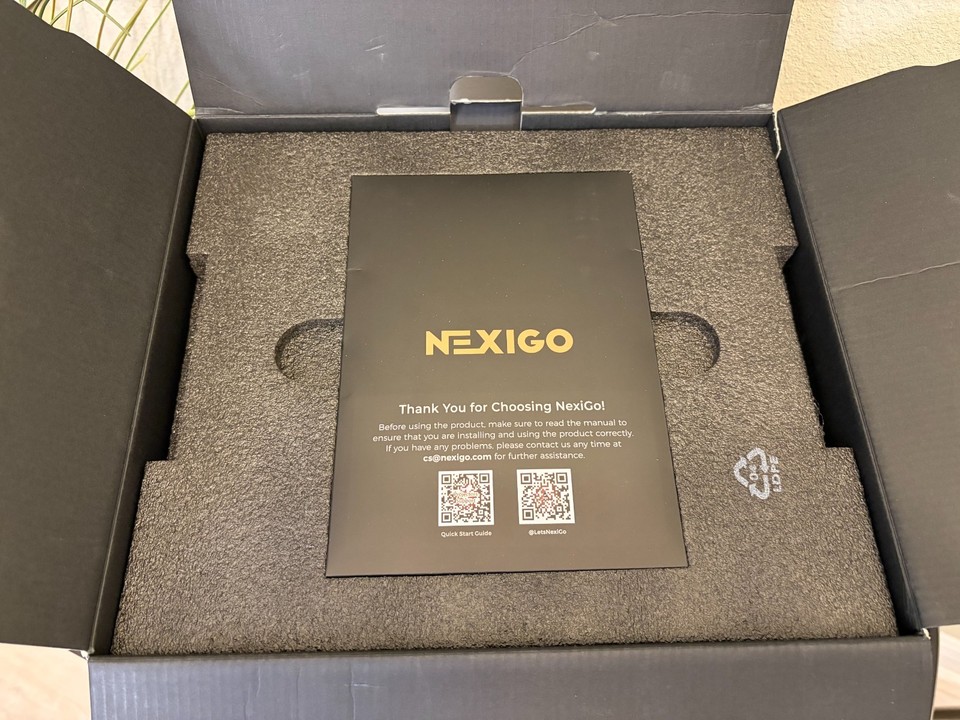 NexiGo TriVision Ultra 4K Tri-LED-Laser Portable Projector Dolby Vision ...